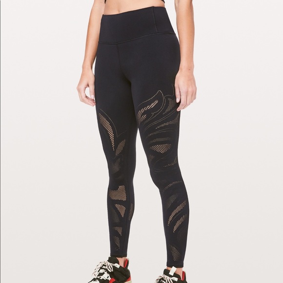 lululemon athletica Pants - Lululemon reveal tight 7/8